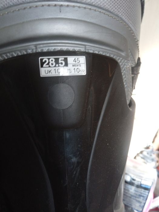 Продам горнолыжные ботинки