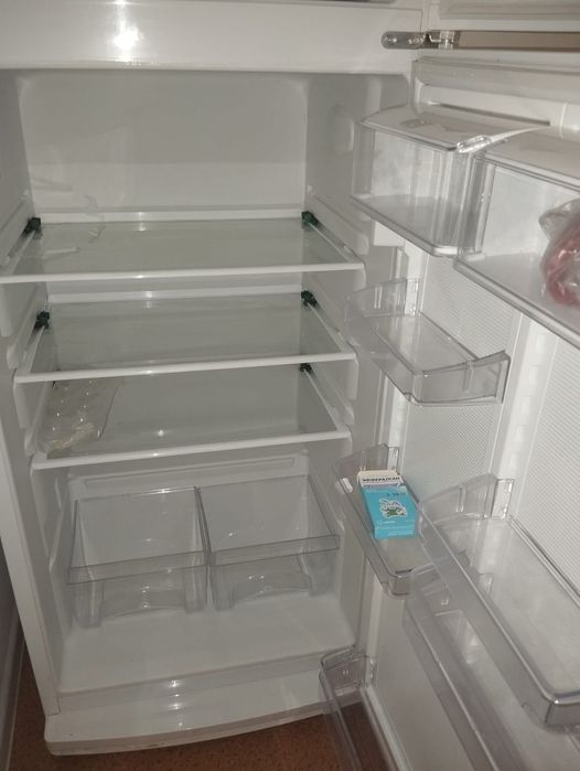 Холодильник белый