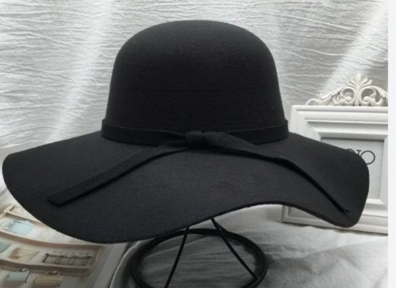 Шляпа женская из фетра