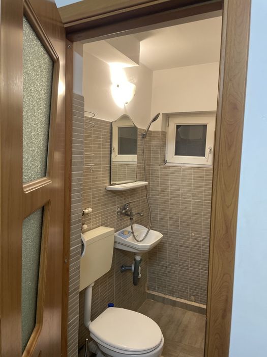 Inchiriez apartament 2 camere decomandat