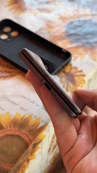 Vând Honor Magic V3-512GB