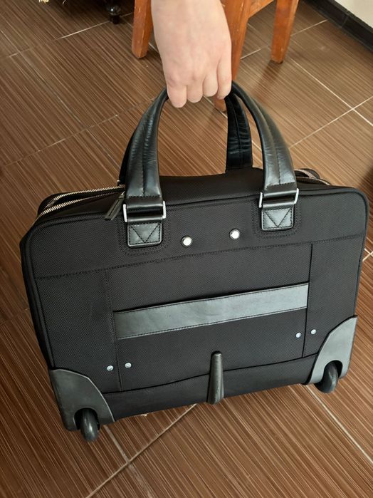 2-in-1 Servietă Piquadro cu troler de mână integrat