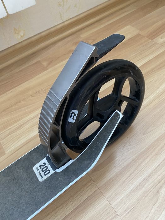 Самокат Reaction 200мм