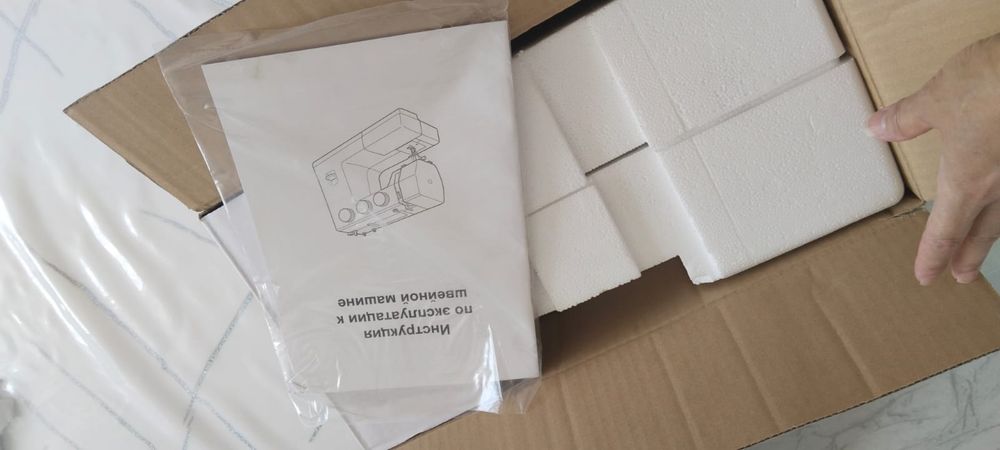 Продам швейную машину Janome Stella