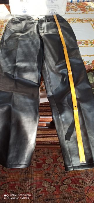 Якета и панталони за мотоциклет от естествена кожа.