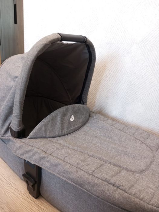 Коляска детская joie