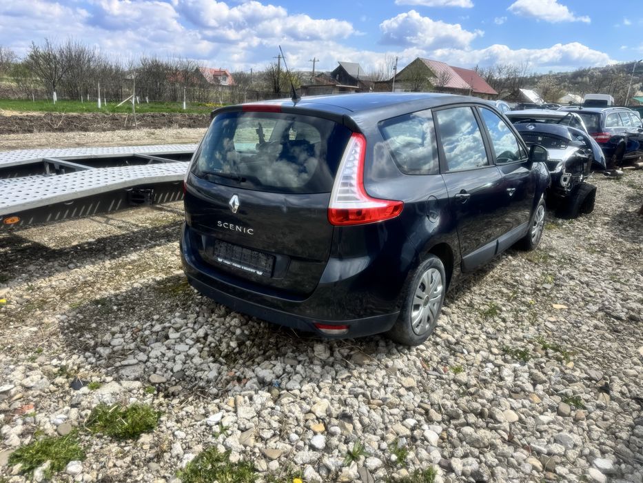 Dezmembrez Renault Scenic 14 tce
