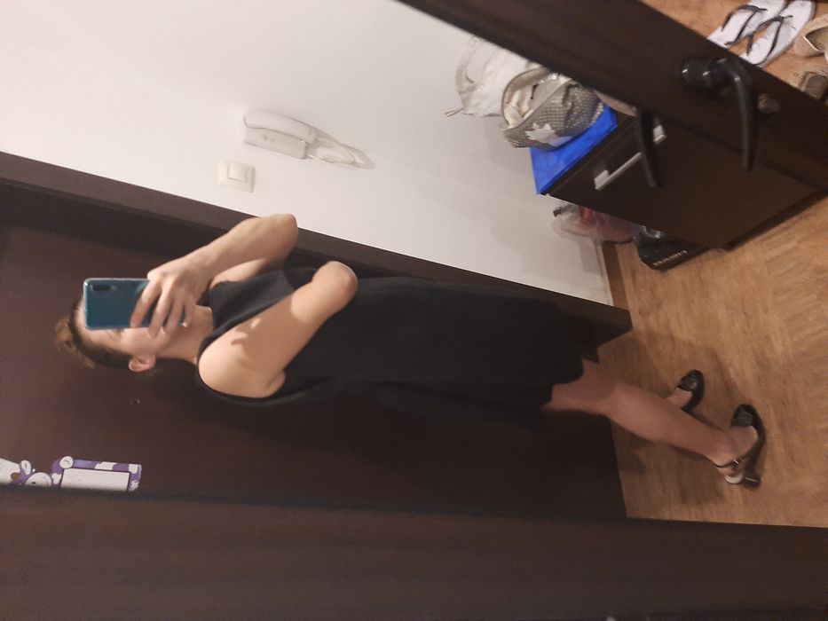 Стилна черна рокля