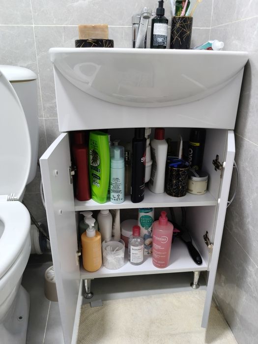 Раковина тумбой,унитаз