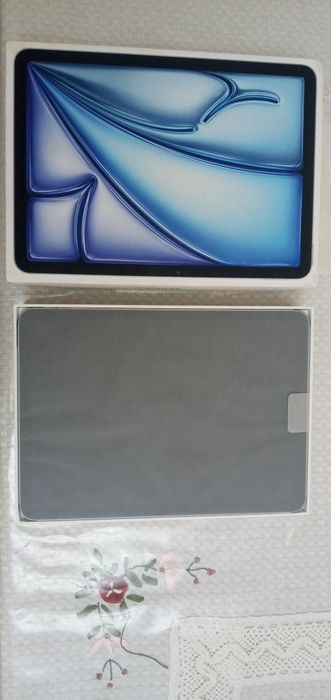 iPad Air 11-inch (M3)Wi-Fi +Cellular 128 GB Blue model A3267 apple.com