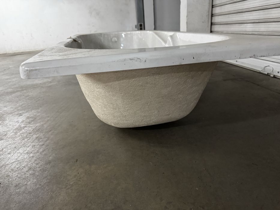 Чисто нова вана Рока с уникална стъклена преграда 170 см