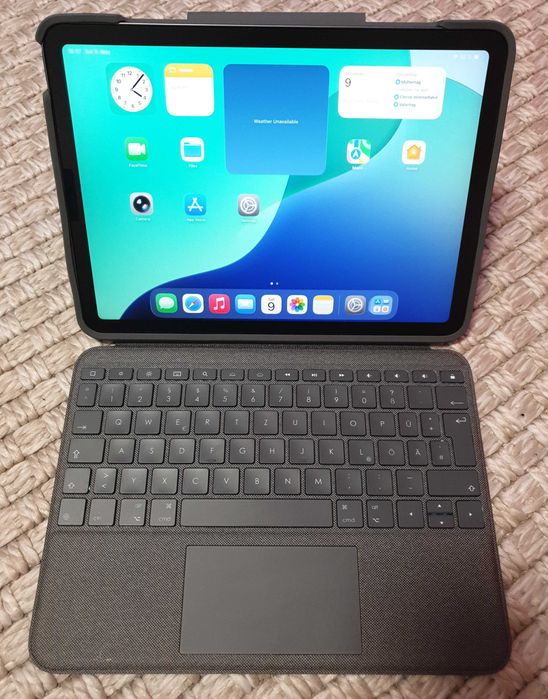 Apple ipad Air 4 + Logitech Folio