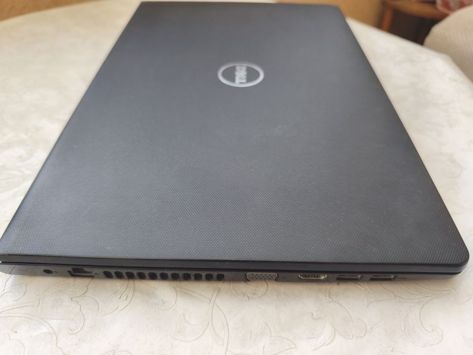 Лаптоп Dell Vostro 15 3000 Series