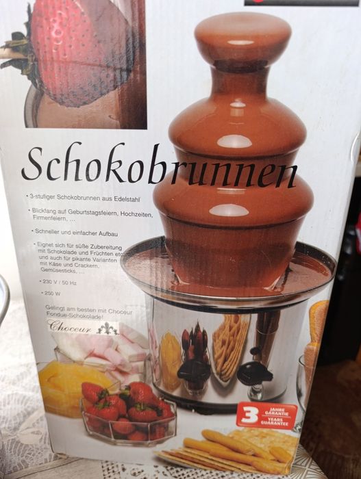 Шоколадов фонтан на 3 нива.