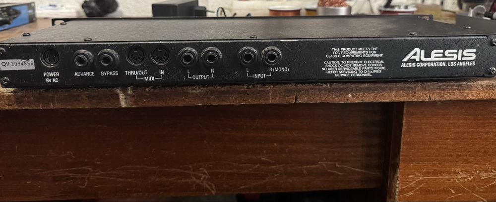 ALESIS QUADRAVERB легендарния мулти ефект процесор