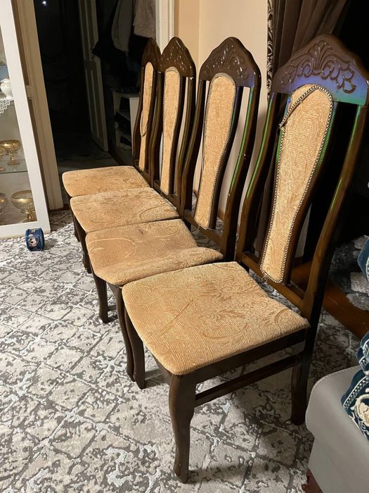 Продаю стулья деревяные