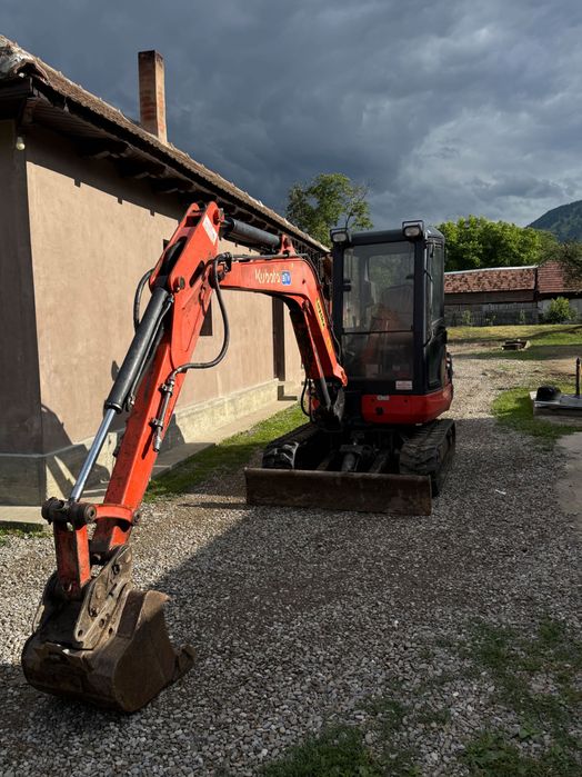 Vând minexcavator kubota kx101