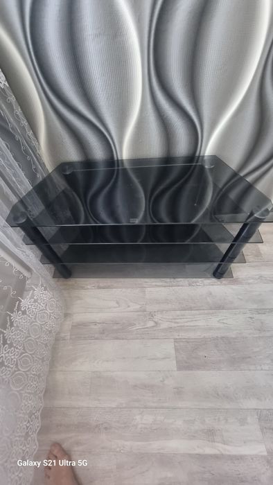 Тумба под телевизор стекляннаяо