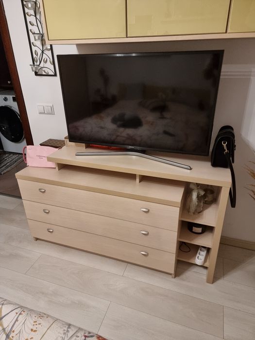 Vând comoda 650 de lei