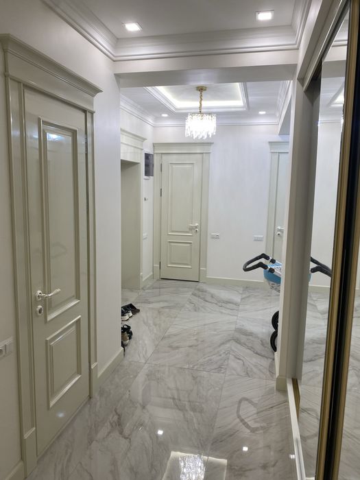 Люстра фактически новая