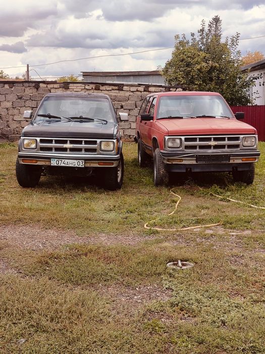 Продам два автомобиля Chevrolet Blazer