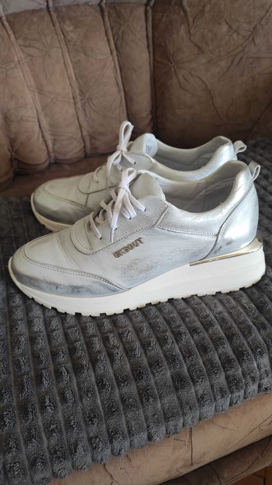 Дамски маркови маратонки   Eksbut