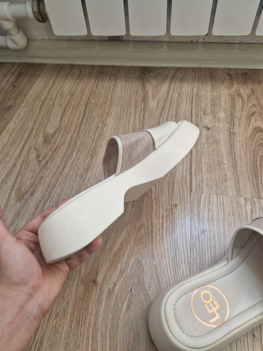 Продам кожаные шлепки