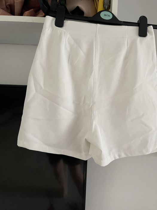 Pantaloni scurti marimea m