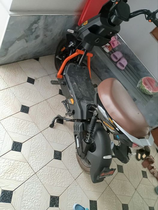 Хорошие скутер ARIVO 700 продается