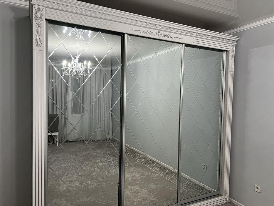 Шкаф купе в идеальном состоянии