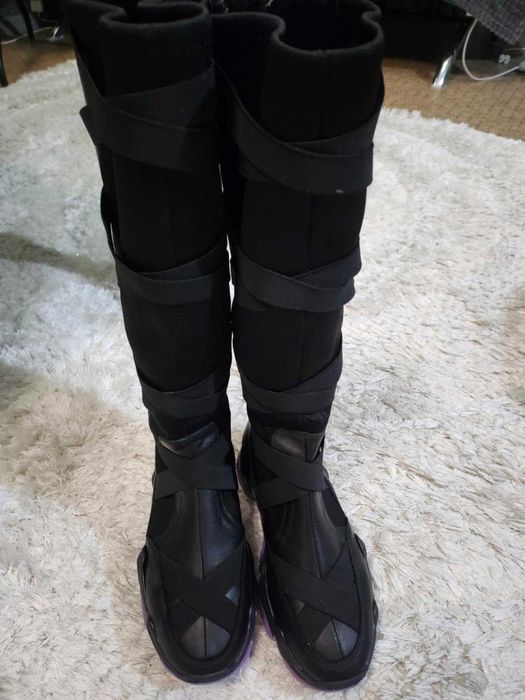 Продавам дамски ботуши и боти на марката  Tommy Jeans