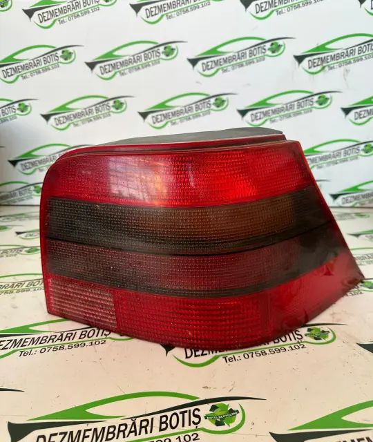 Lampa stop dreapta pe aripa 1J6945257 Volkswagen VW Golf 1999