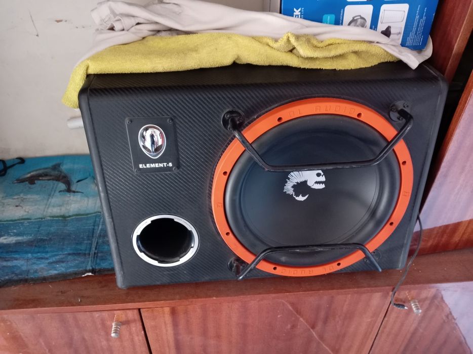 Продам сабвуфер Dl audio