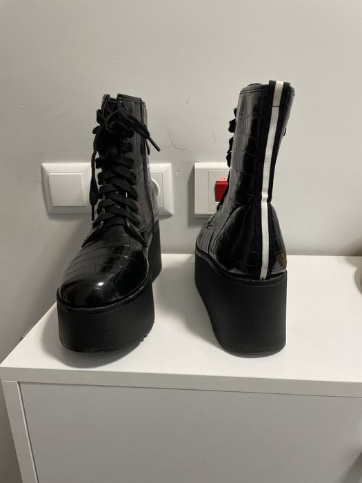 Дамски ботуши на платформа Mei черен