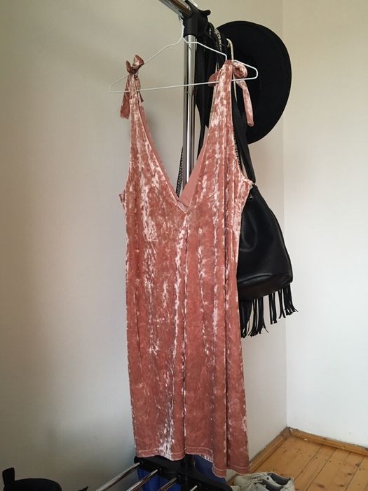 Rochie rose catifea H&M, S/M