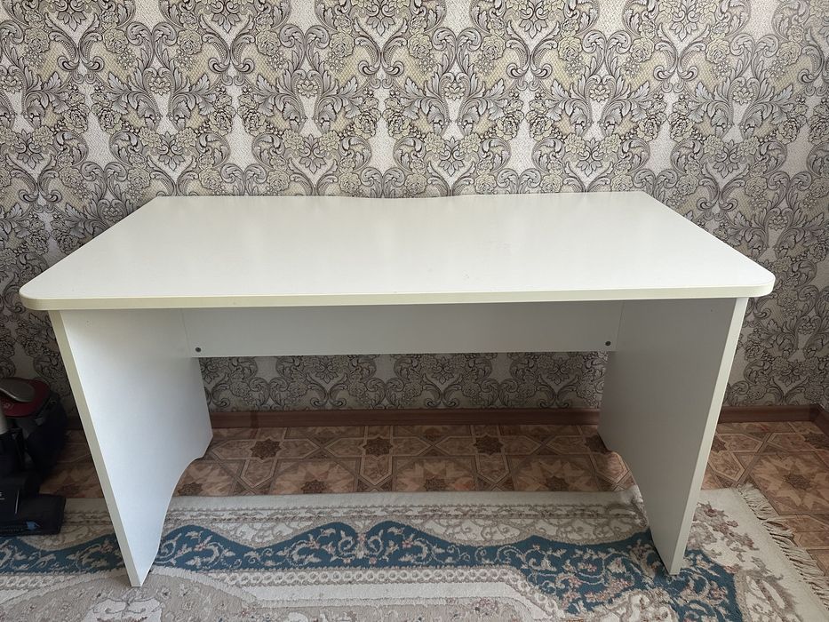 Стол для учебы, для офиса итд. БУ