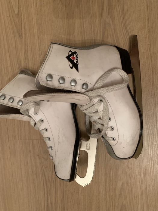 Коньки фигурные