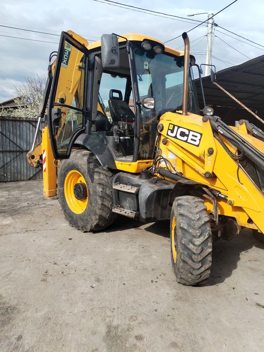 Vind buldoexcavator jkb din 2012  se poate vedea in arad si proba