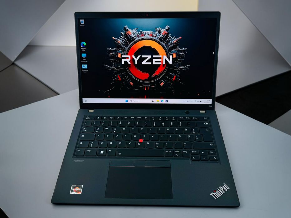 Лаптоп Lenovo ThinkPad T14 Gen 3 14" WUXGA AMD Ryzen™ 5 PRO 6650U 16RAM 512SSD AMD Radeon 660M 2.90GHZ Гаранция!