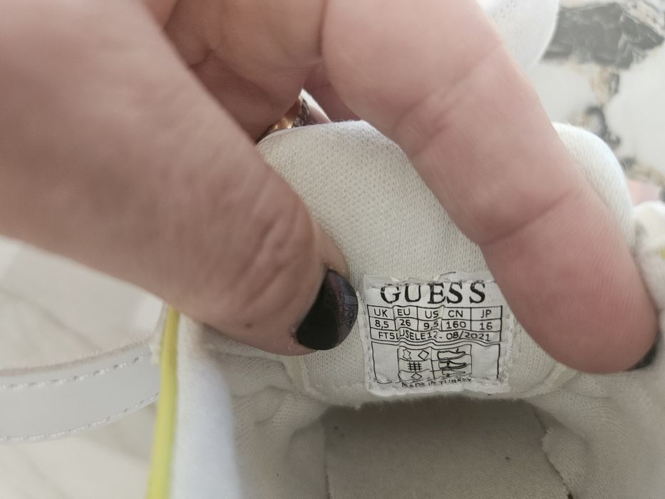 GUESS 26 маратонки момиче
