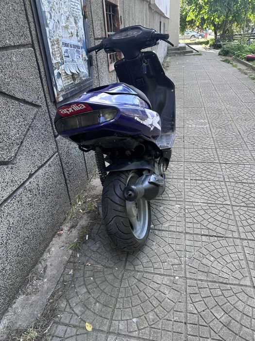 Скутер Aprilia Sr 50