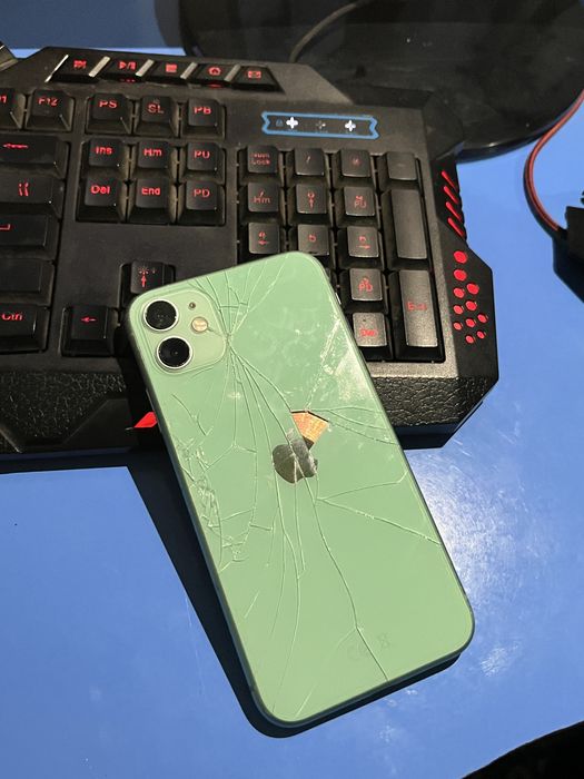 Айфон 11 сатылады