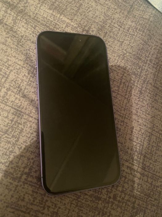 Продам айфон 16 / 128