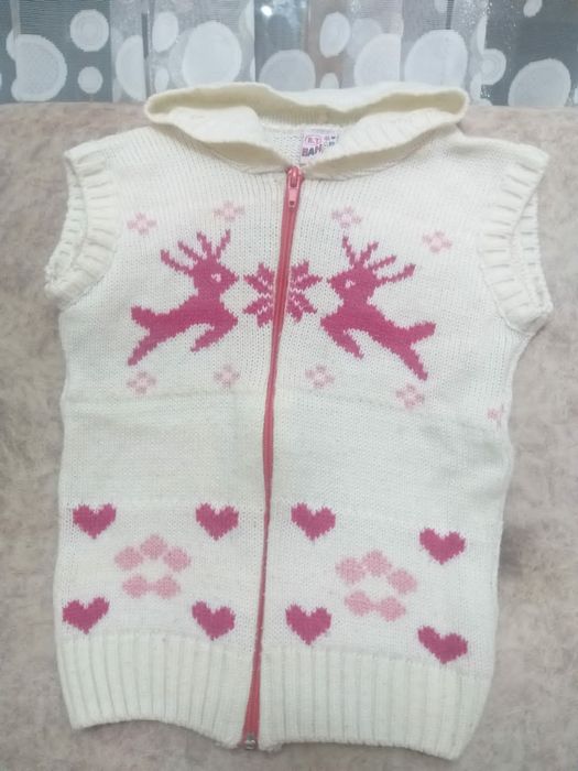безрукавка  на 4-5 лет, штаны Турция!