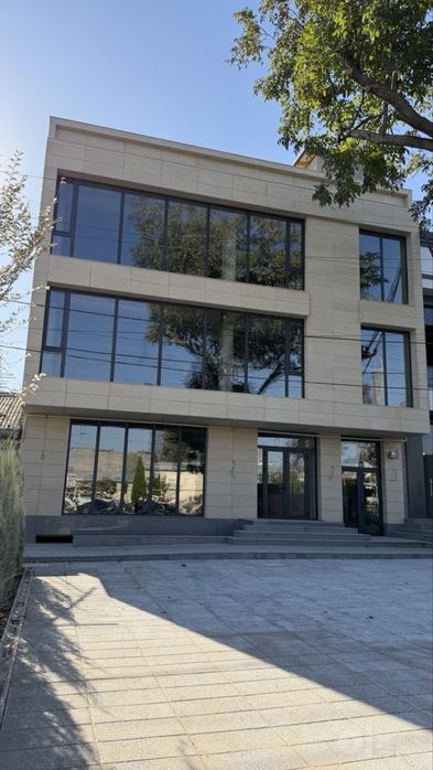 Срочно Продаётся коммерческое помещение в современном здании