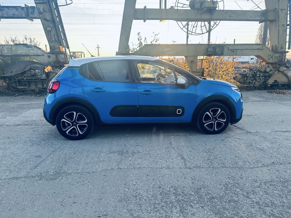 Citroen c3 blue and white edition