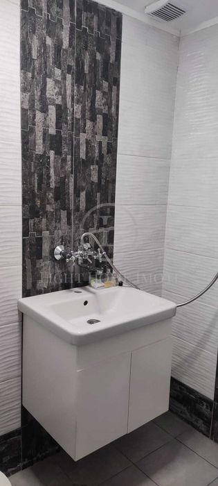 Продава се Магазин в Пловдив, Център - 30 кв.м за 1534 €/кв.м - Снимка #4