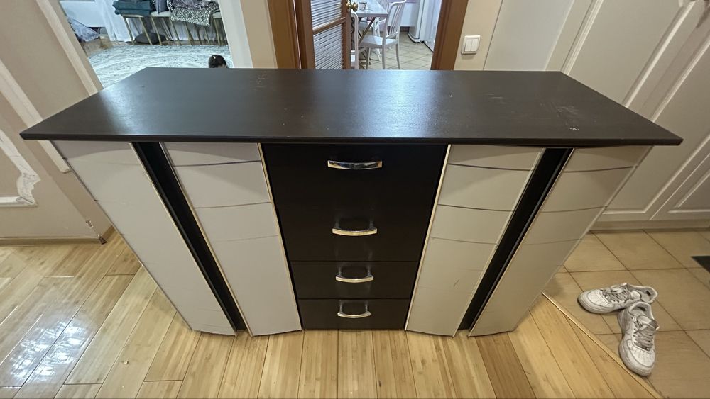 Продам спальный гарнитур, комод