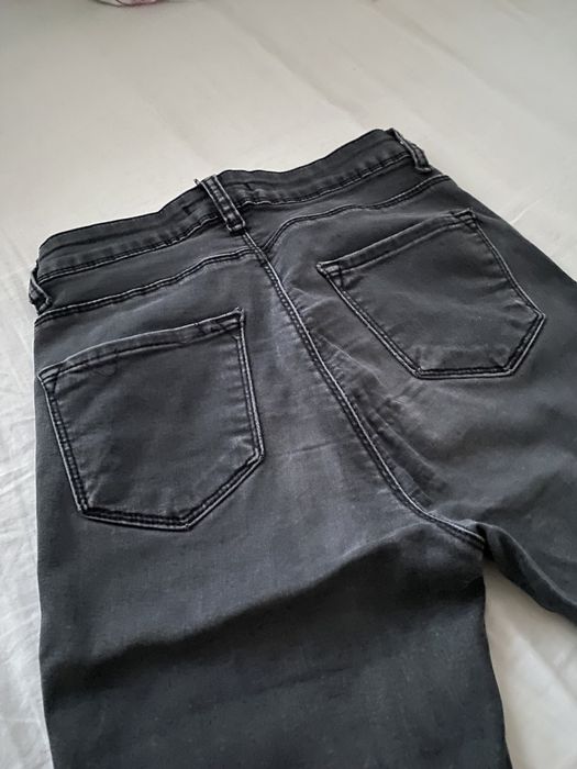 Изчистени черни дънки