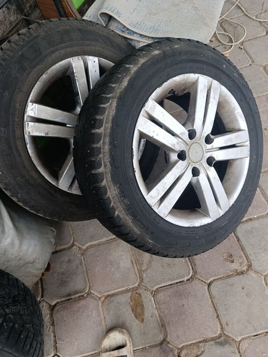 Продам диск с резинои,215,60,16